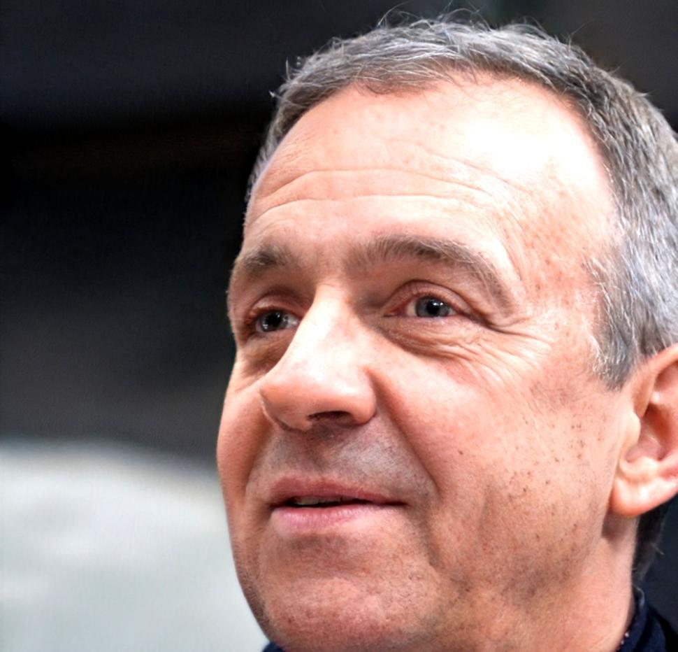 Portrait de Thibault Mercier, analyste financier